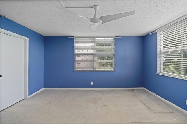 4550 NW 18th Avenue 301, Deerfield Beach, FL 33064