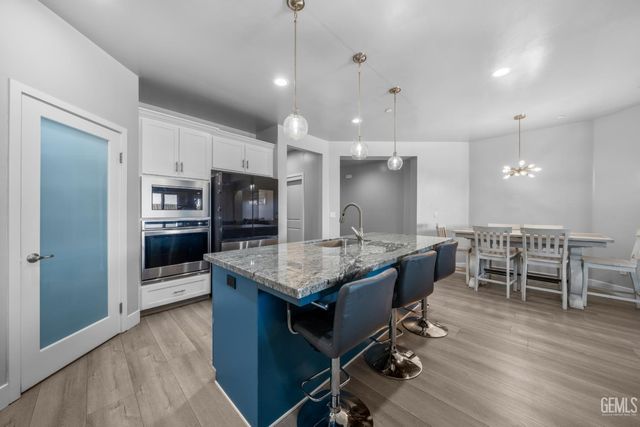 8104 Morningstar Avenue, Bakersfield, CA 93306