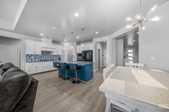 8104 Morningstar Avenue, Bakersfield, CA 93306