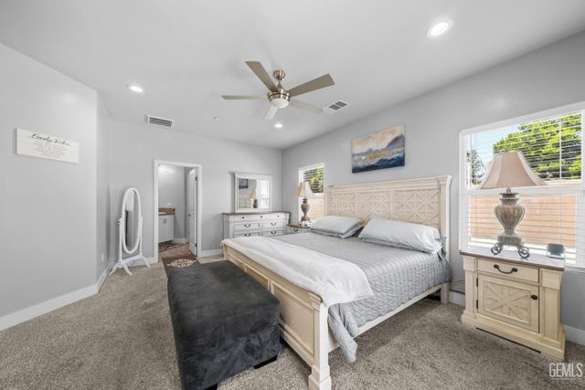 8104 Morningstar Avenue, Bakersfield, CA 93306