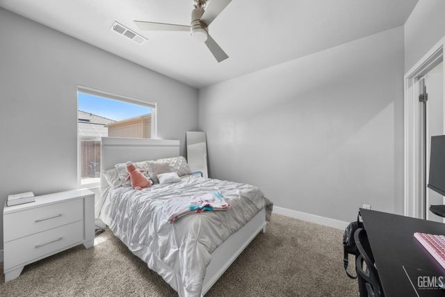 8104 Morningstar Avenue, Bakersfield, CA 93306