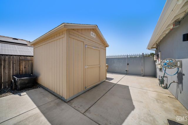 8104 Morningstar Avenue, Bakersfield, CA 93306
