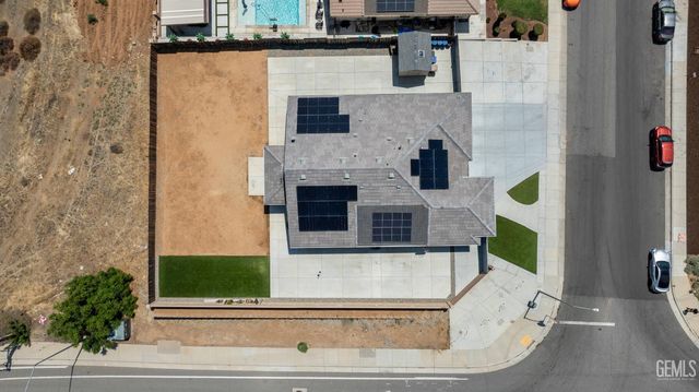 8104 Morningstar Avenue, Bakersfield, CA 93306