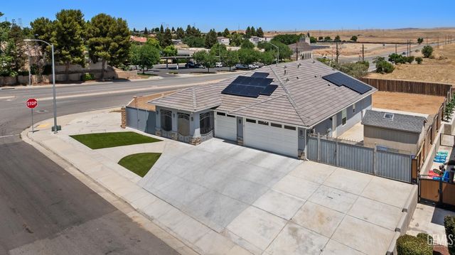 8104 Morningstar Avenue, Bakersfield, CA 93306