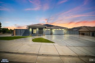 8104 Morningstar Avenue, Bakersfield, CA 93306
