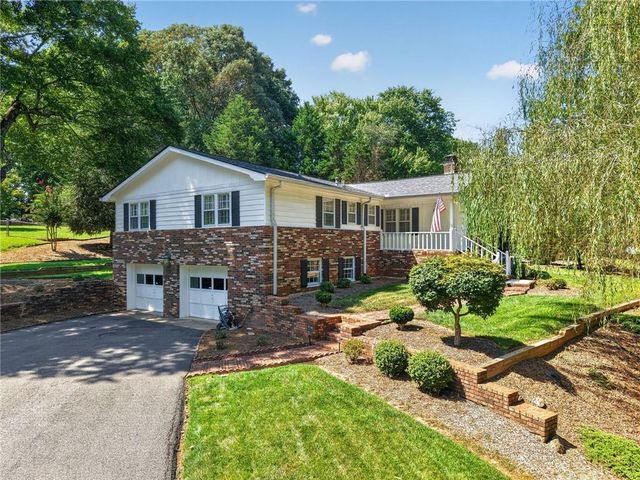 3028 St Charles Avenue, Gainesville, GA 30504