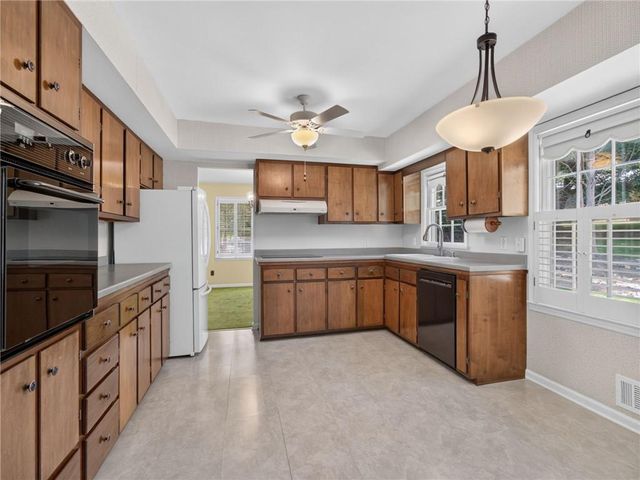 3028 St Charles Avenue, Gainesville, GA 30504