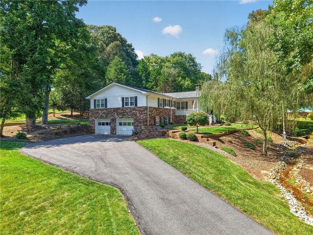3028 St Charles Avenue, Gainesville, GA 30504