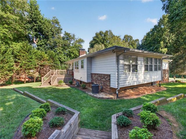 3028 St Charles Avenue, Gainesville, GA 30504