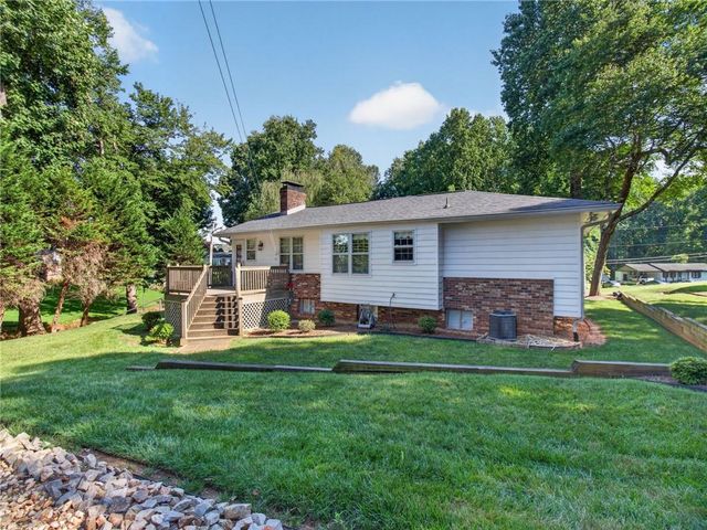 3028 St Charles Avenue, Gainesville, GA 30504