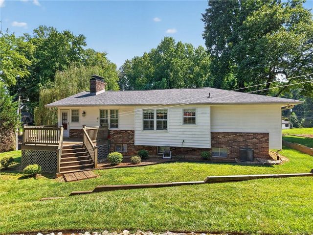 3028 St Charles Avenue, Gainesville, GA 30504