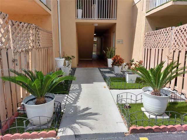 4410 NW 79th Ave 2B, Doral, FL 33166