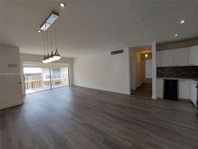 4410 NW 79th Ave 2B, Doral, FL 33166