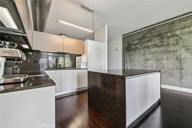 1111 S Grand Avenue 515, Los Angeles, CA 90015