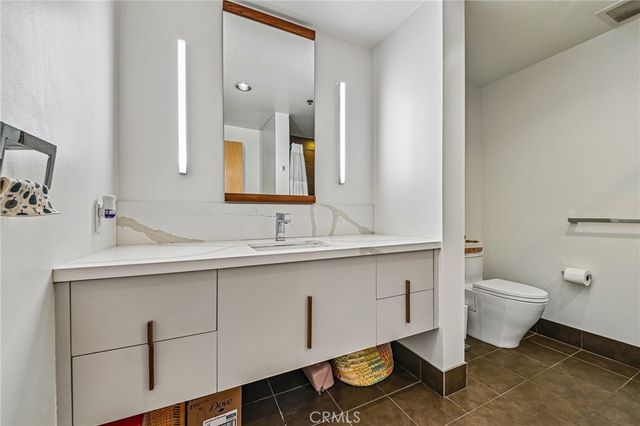 1111 S Grand Avenue 515, Los Angeles, CA 90015