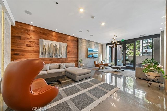 1111 S Grand Avenue 515, Los Angeles, CA 90015