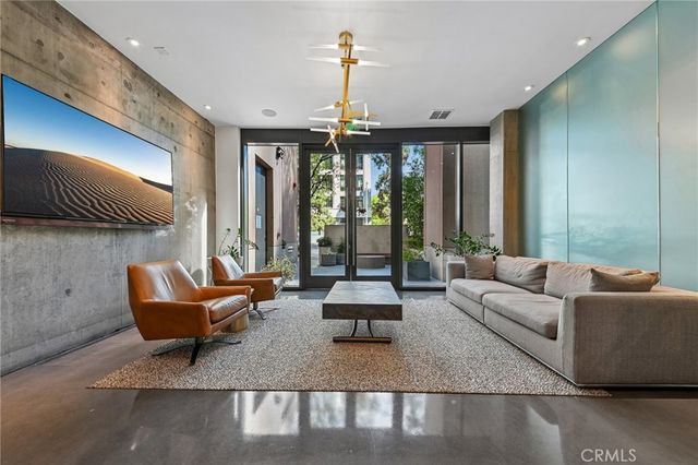 1111 S Grand Avenue 515, Los Angeles, CA 90015