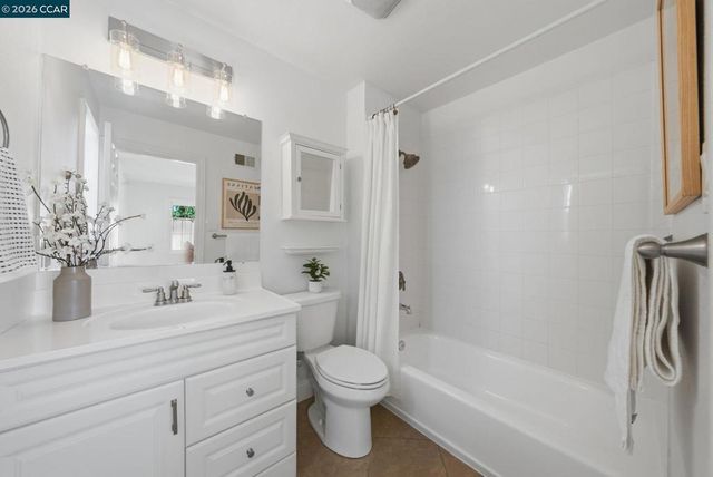 2282 Charlotte Ave, Concord, CA 94518