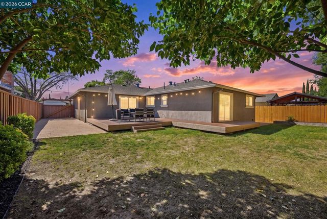 2282 Charlotte Ave, Concord, CA 94518