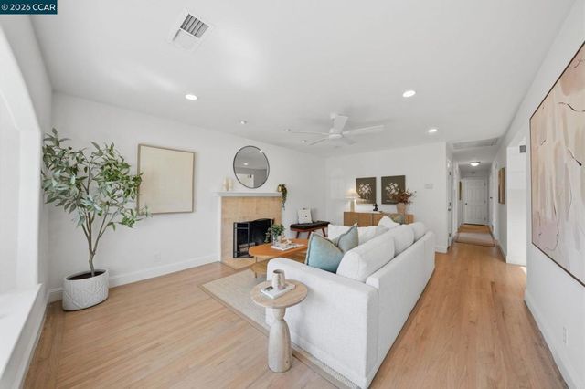 2282 Charlotte Ave, Concord, CA 94518