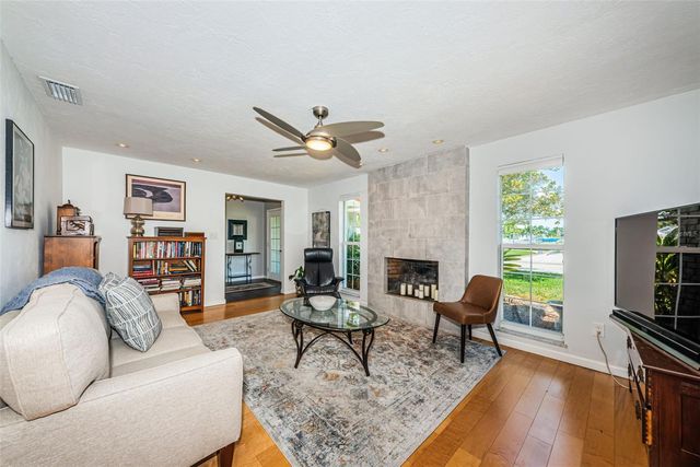 1496 49TH AVENUE NE, St Petersburg, FL 33703