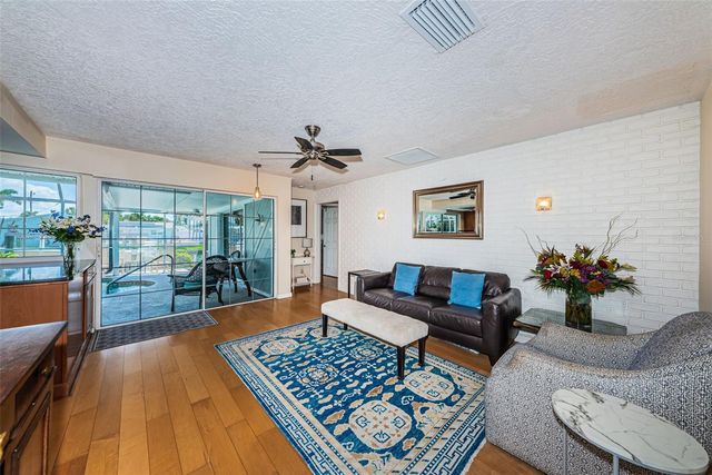 1496 49TH AVENUE NE, St Petersburg, FL 33703