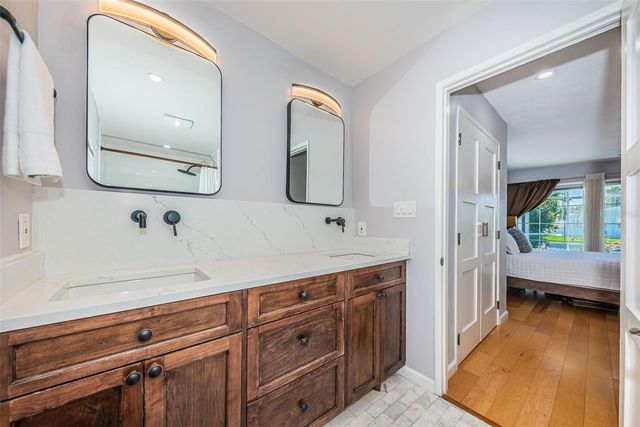 1496 49TH AVENUE NE, St Petersburg, FL 33703