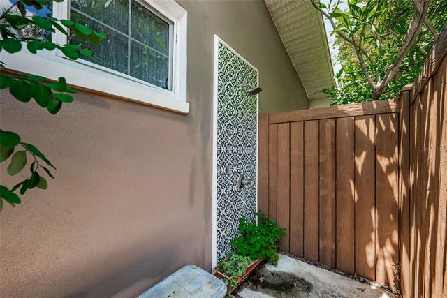 1496 49TH AVENUE NE, St Petersburg, FL 33703