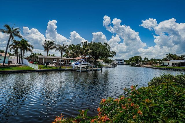 1496 49TH AVENUE NE, St Petersburg, FL 33703