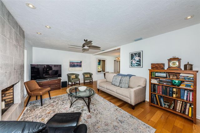 1496 49TH AVENUE NE, St Petersburg, FL 33703