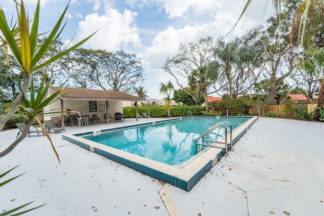 3402 E Gardens East Drive 7b, Palm Beach Gardens, FL 33410