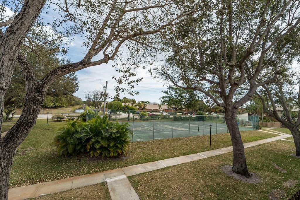 3402 E Gardens East Drive 7b, Palm Beach Gardens, FL 33410
