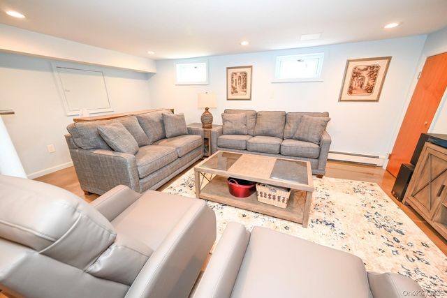 248 Fendale Street, Franklin Square, NY 11010