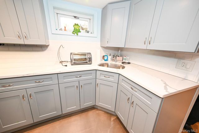 248 Fendale Street, Franklin Square, NY 11010