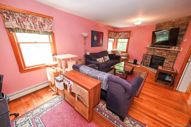 248 Fendale Street, Franklin Square, NY 11010