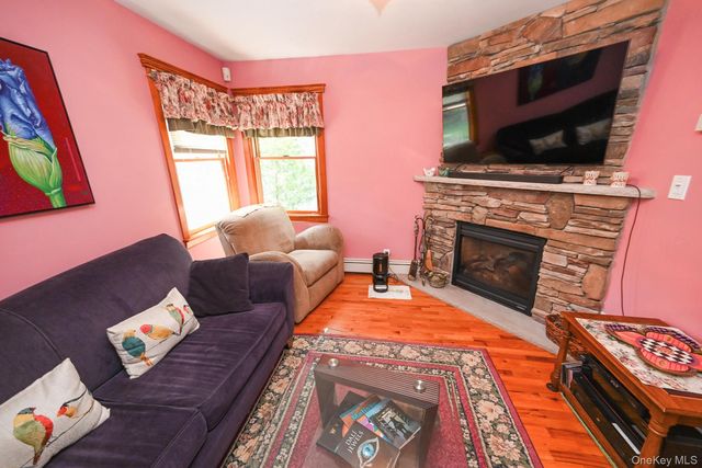 248 Fendale Street, Franklin Square, NY 11010