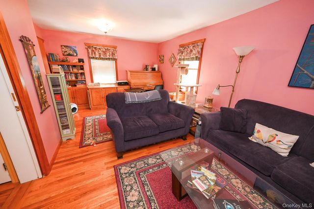 248 Fendale Street, Franklin Square, NY 11010