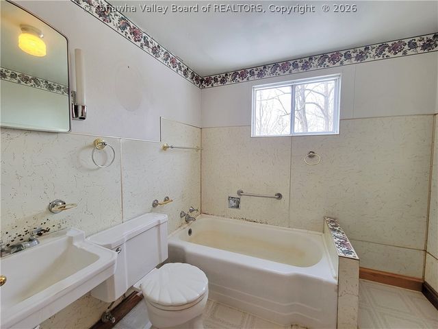 1601 Camden Drive, Charleston, WV 25302