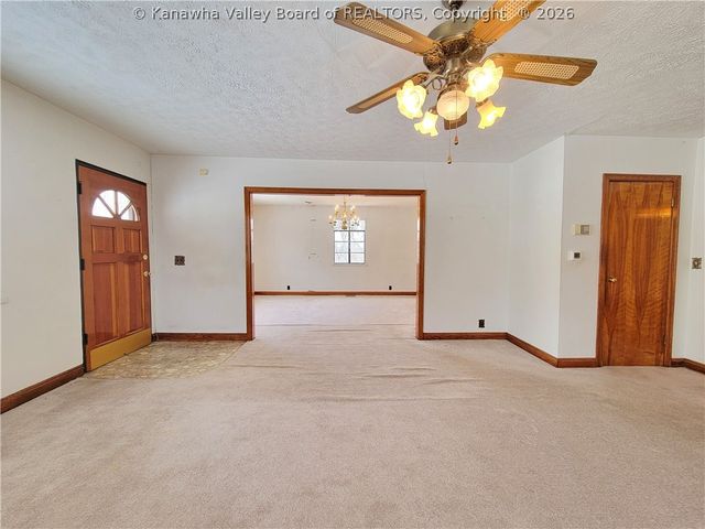 1601 Camden Drive, Charleston, WV 25302