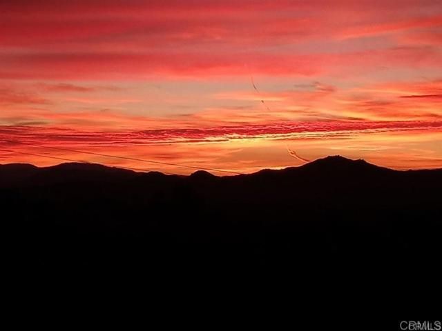 W Meadow Glen Way, Escondido, CA 92026