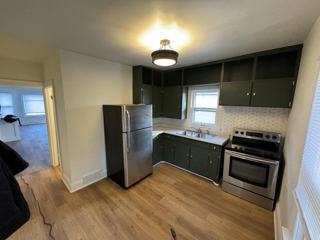 6614 5th AVENUE, Kenosha, WI 53143