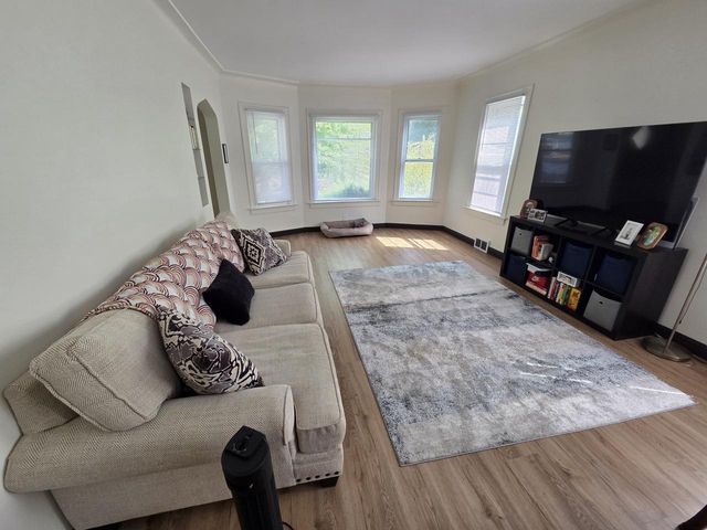 6614 5th AVENUE, Kenosha, WI 53143