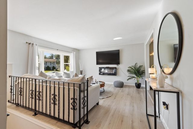 104 Freda Lane, Lowell, MA 01854