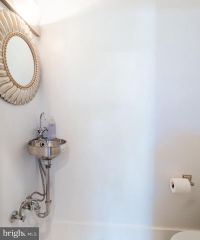 1407 33RD ST NW, Washington, DC 20007