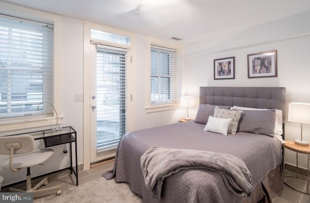 1407 33RD ST NW, Washington, DC 20007