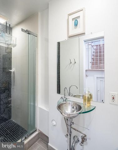 1407 33RD ST NW, Washington, DC 20007