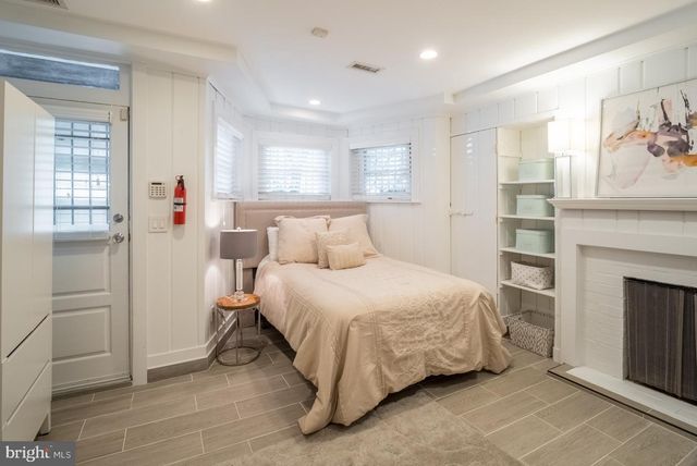 1407 33RD ST NW, Washington, DC 20007
