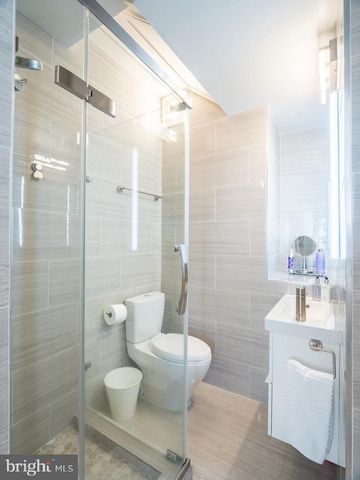 1407 33RD ST NW, Washington, DC 20007