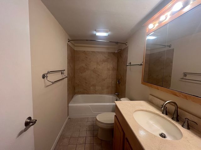 121 Tremont St 317, Boston, MA 02135