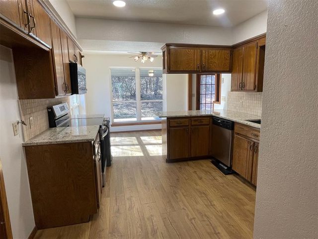 1201 Rolling Hills Drive, Harrah, OK 73045